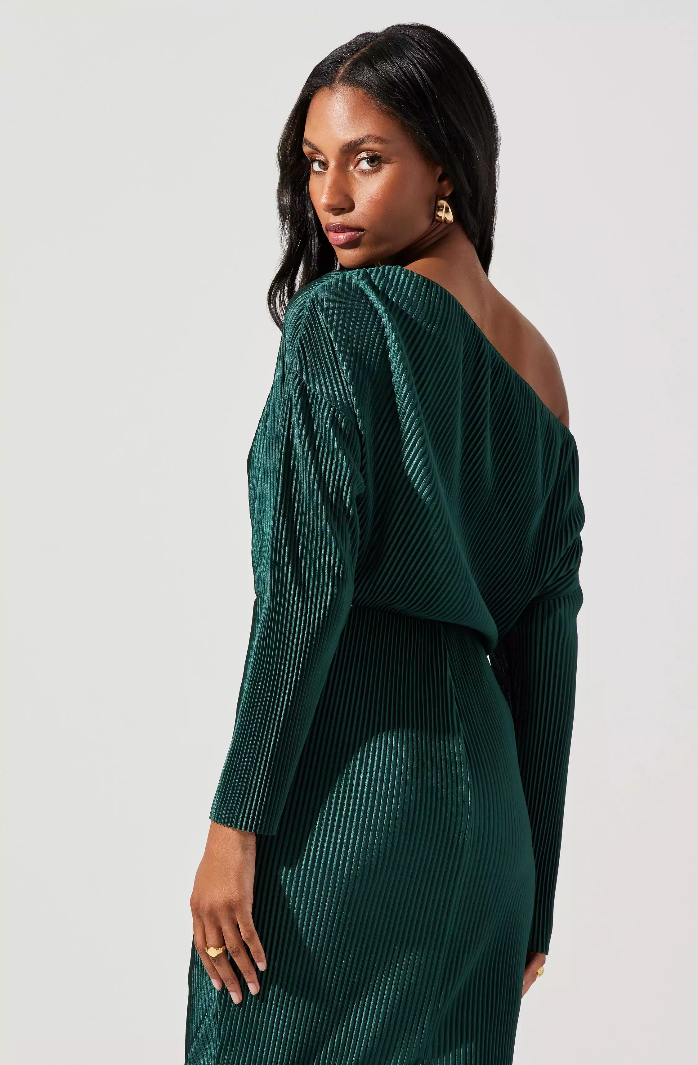 Azenia Plisse Off Shoulder Long Sleeve Midi Dress