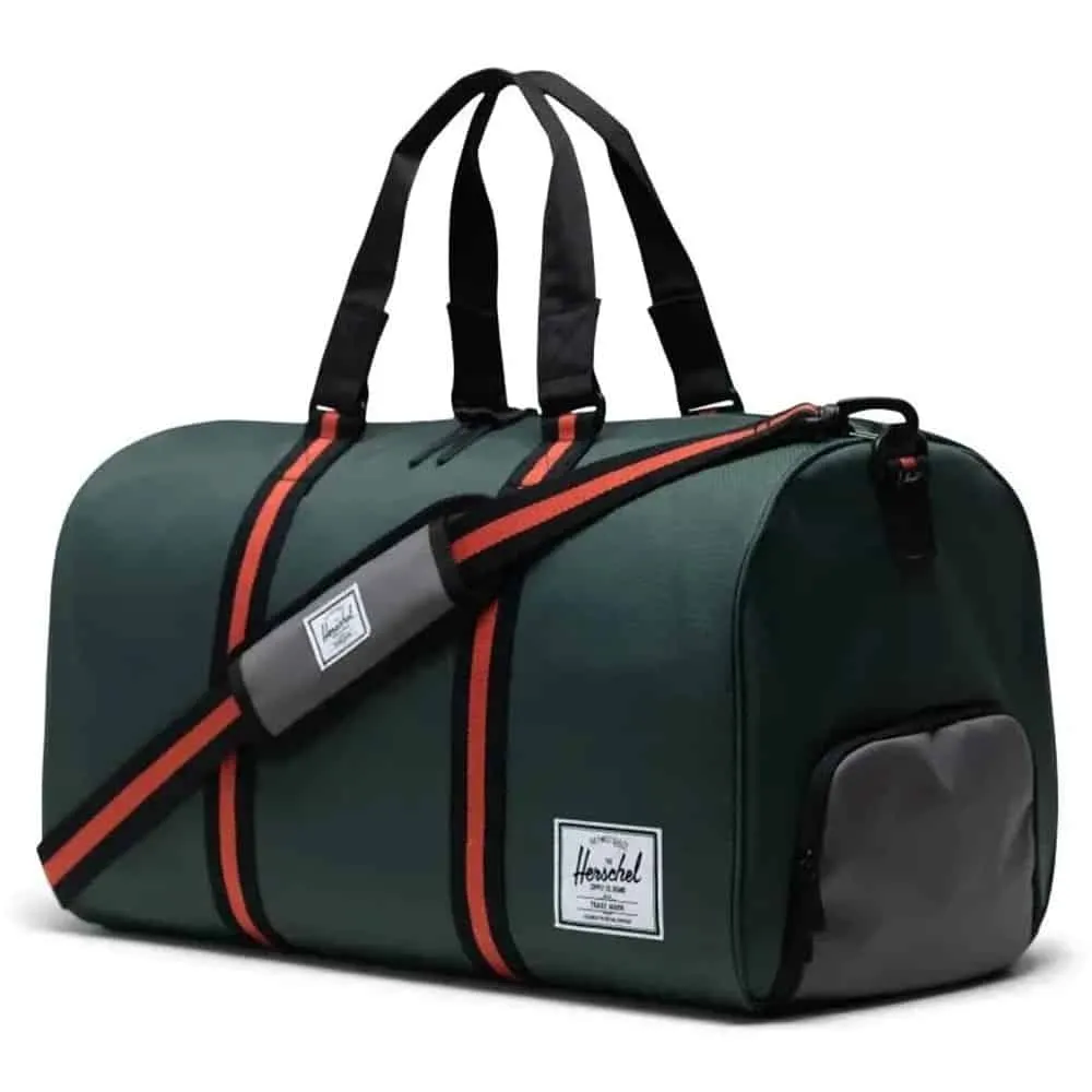 Herschel Novel 42.5L Duffle Bag – Garden Topiary/Black/Gargoyle/Chili