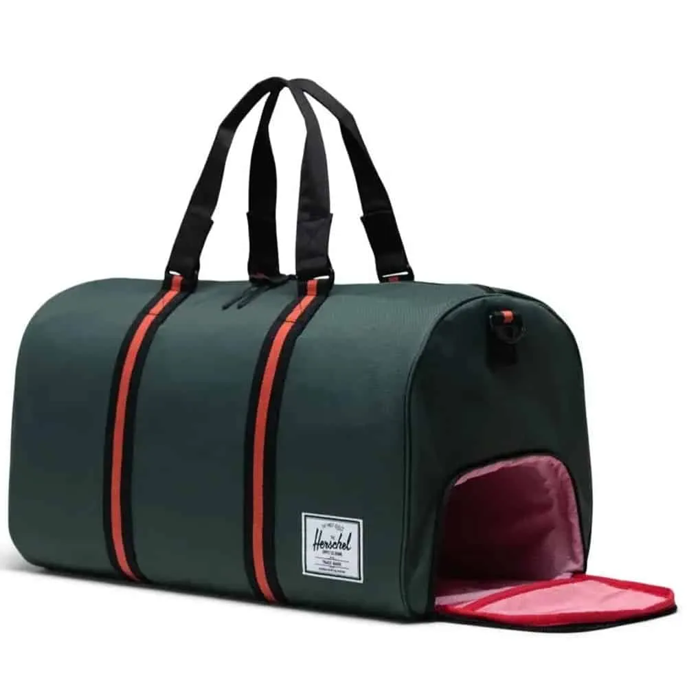 Herschel Novel 42.5L Duffle Bag – Garden Topiary/Black/Gargoyle/Chili