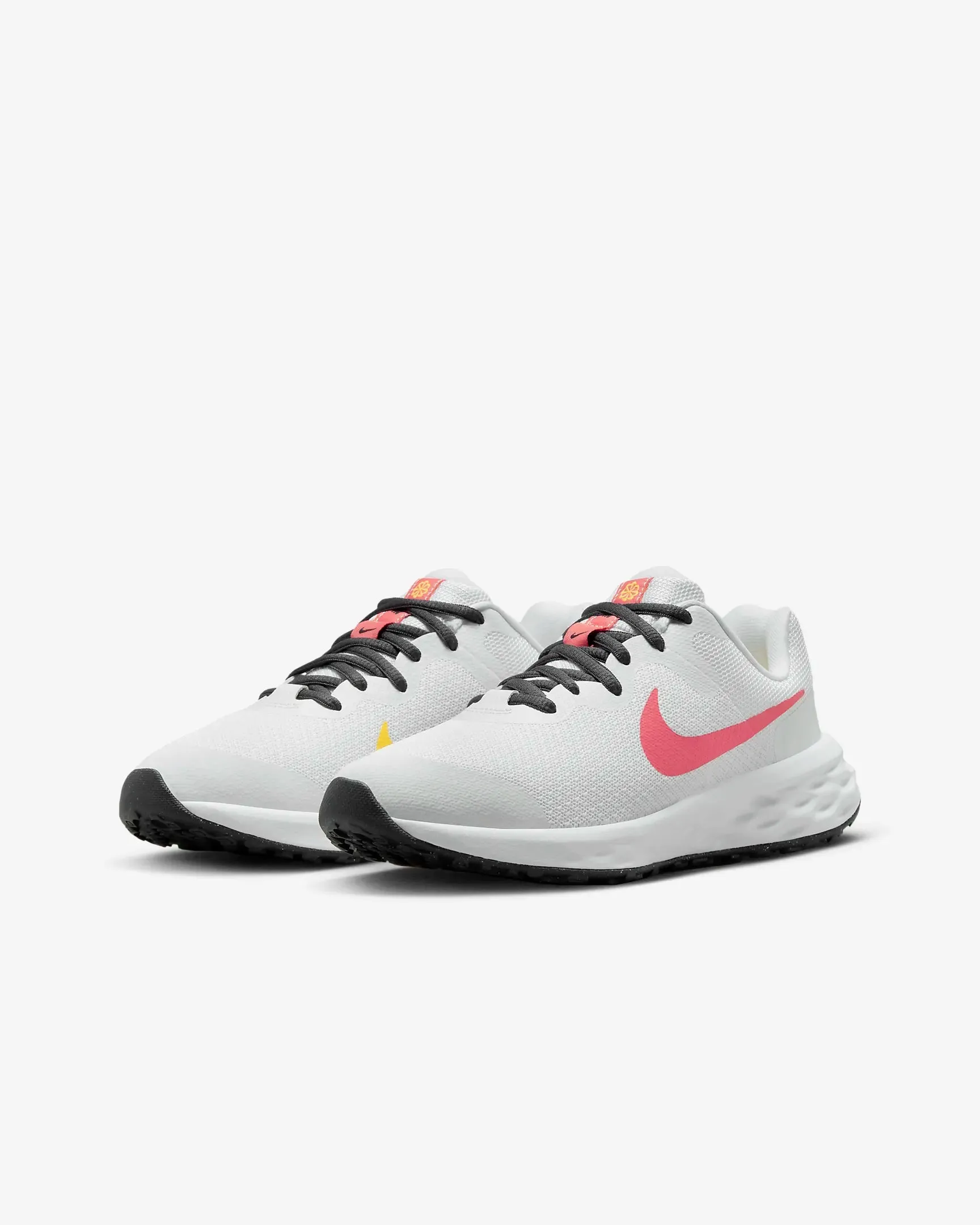 NIKE JUNIOR REVOLUTION 6 ROAD WHITE/RED RUNNING SHOES