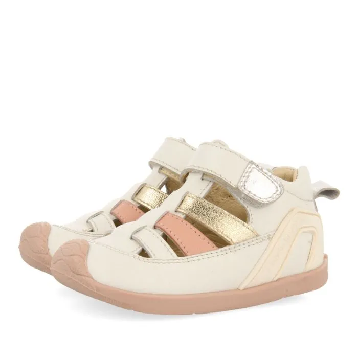 OFF-WHITE LEATHER BABY SANDALS IN CRAB STYLE WITH METALLIC DETAILS