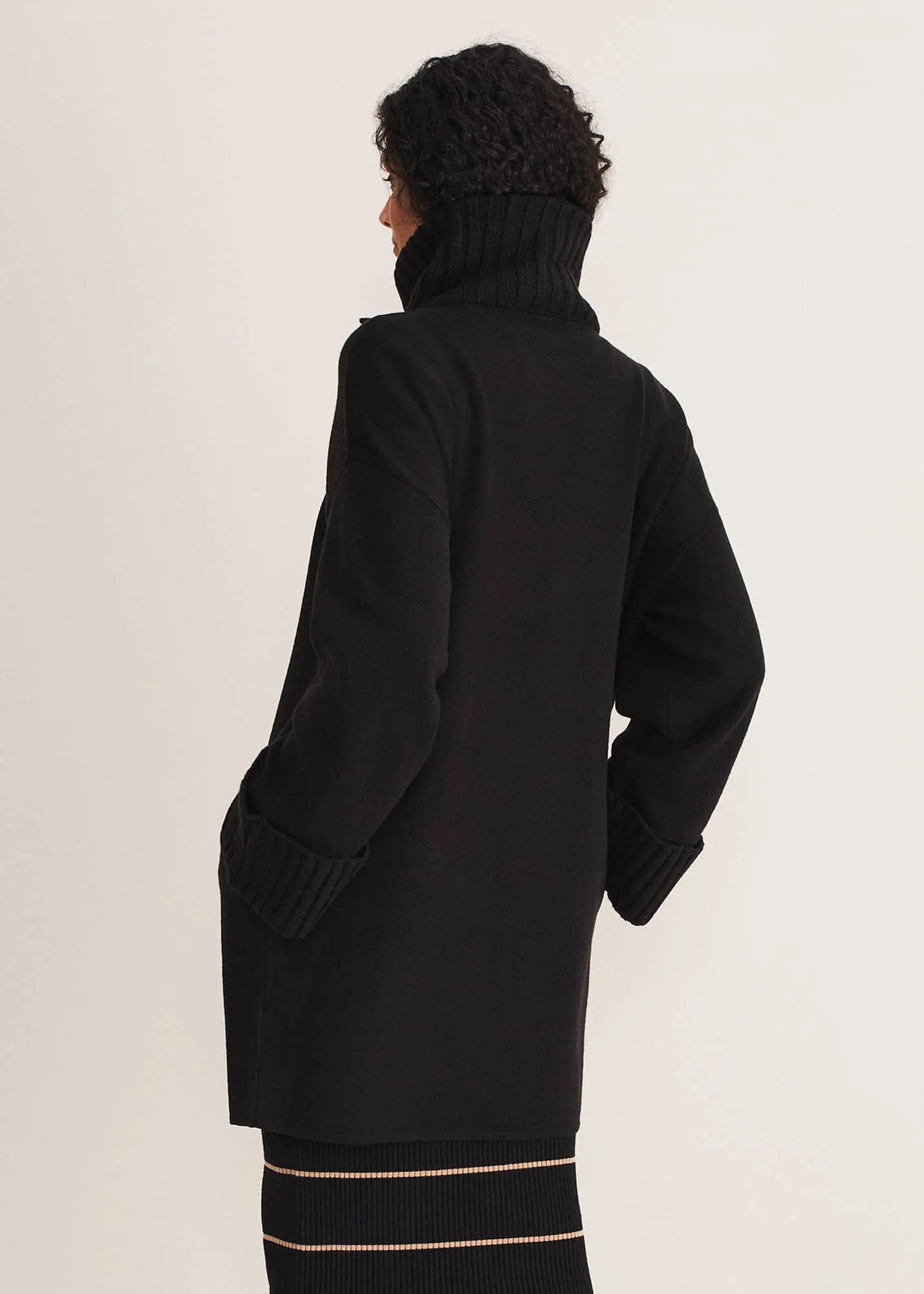 Seama Buckle Trim Knit Coat