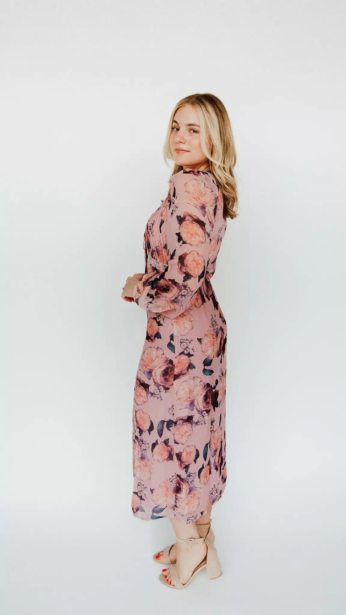 The Vienna Floral Patterned Dress in Rose