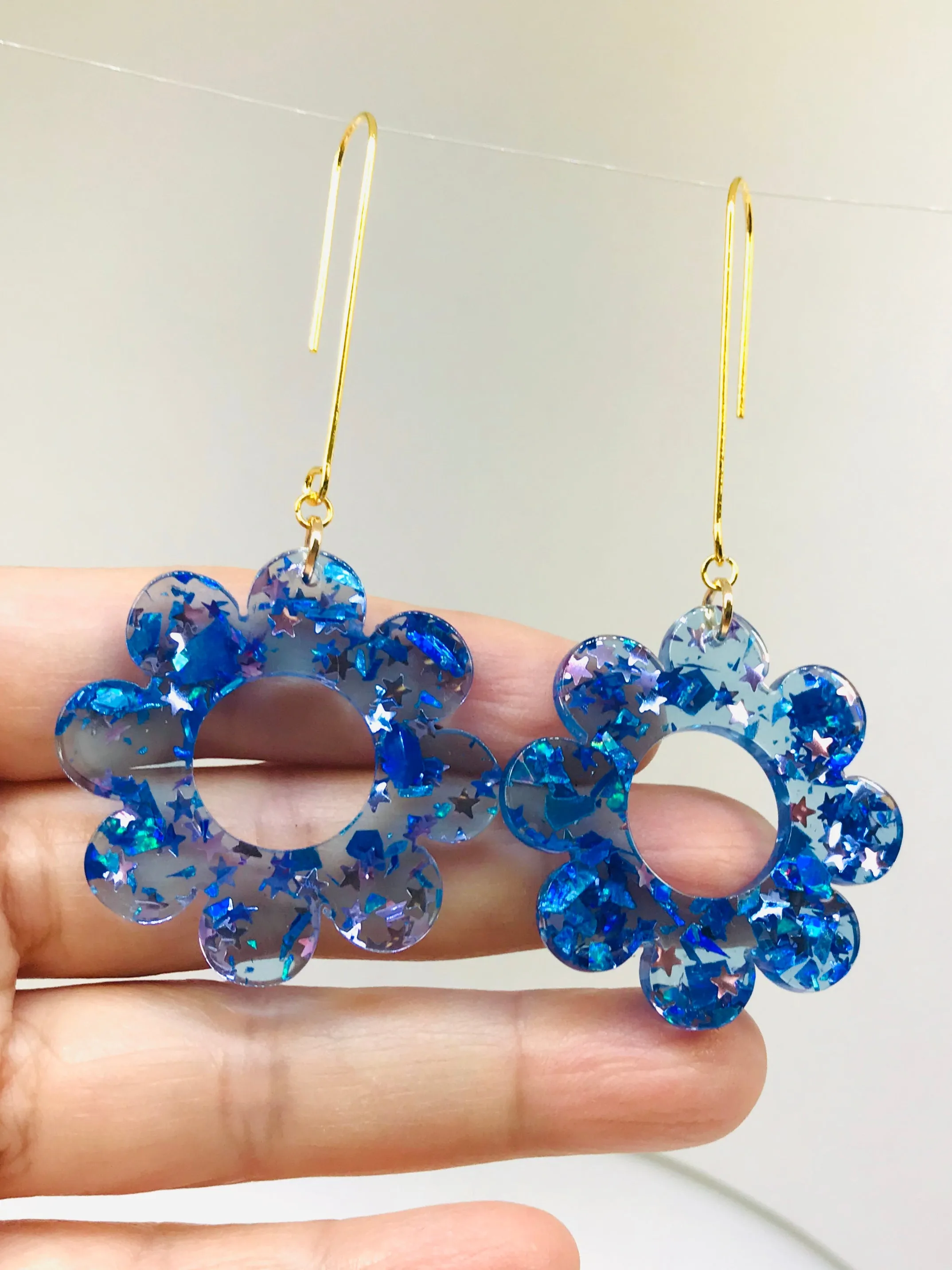 Trendy Long Hook Acrylic Daisy Earrings